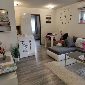 Appartamento Studio Mari&parking Free, Rovigno
